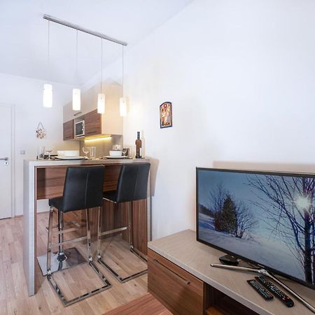 Depandance Marnet Sneznik Appartement Dolní Morava Buitenkant foto