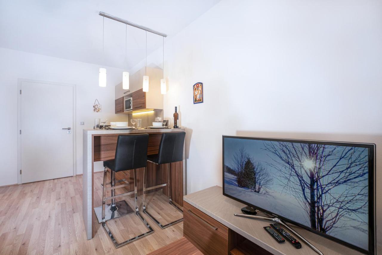 Depandance Marnet Sneznik Appartement Dolní Morava Buitenkant foto