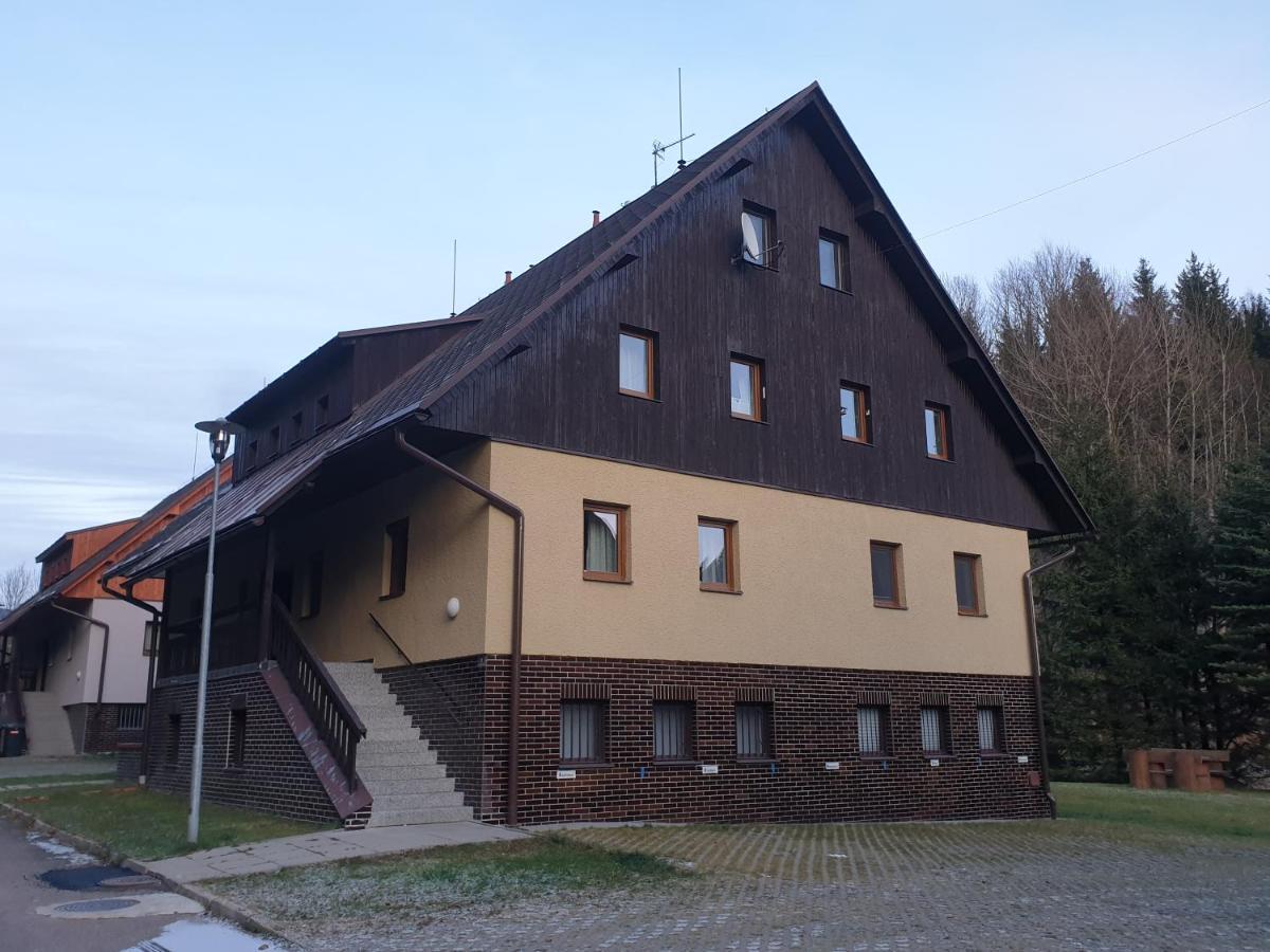 Depandance Marnet Sneznik Appartement Dolní Morava Buitenkant foto